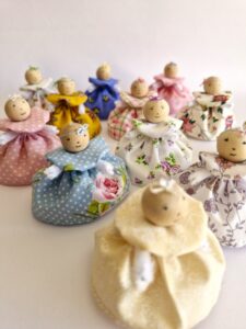 Souvenirs d'Alice Gard collection Les P'tites Chéries, personnage en bois
