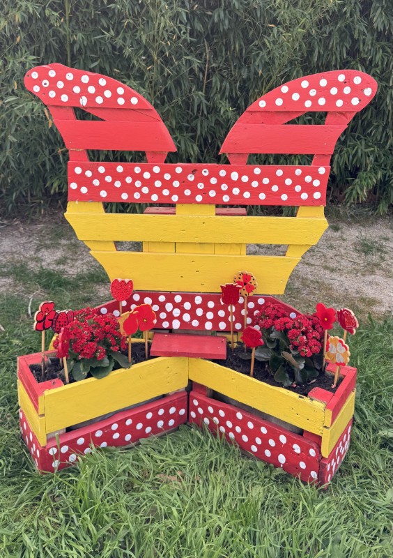 Souvenirs d'Alice Gard atelier bois en centre de loisirs réalisation de fleurs en bois