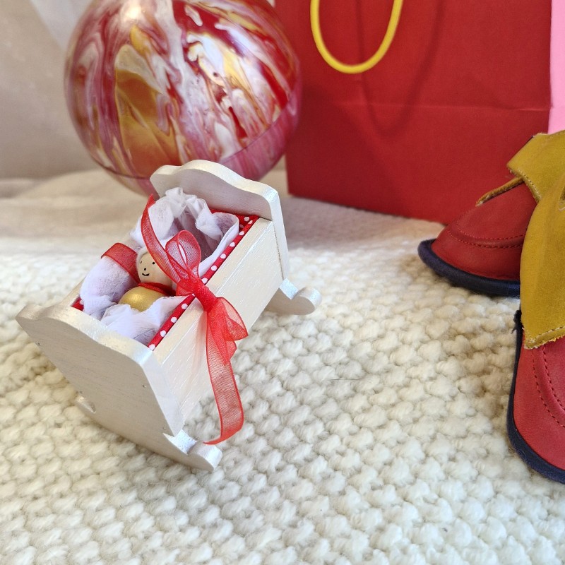 Souvenirs d'Alice Gard Nouveau Monde RAIMON un mini Bébou à offrir à une future maman avec son monde et son sac assorti